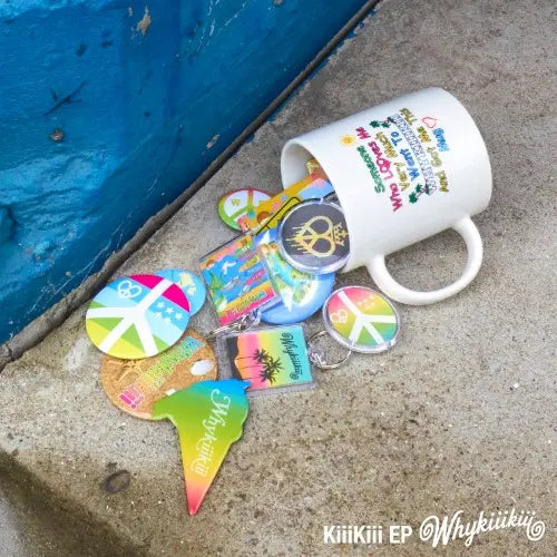 KiiiKiii - EP [WhyKiiiKiii] (GUIDE BOOK Ver. / AMENITIES Ver. / SUMMER ISSUE Ver.) Image 1