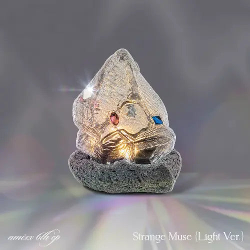 NMIXX - 6th Mini Album [Strange Muse] (Light Ver.) Image 1